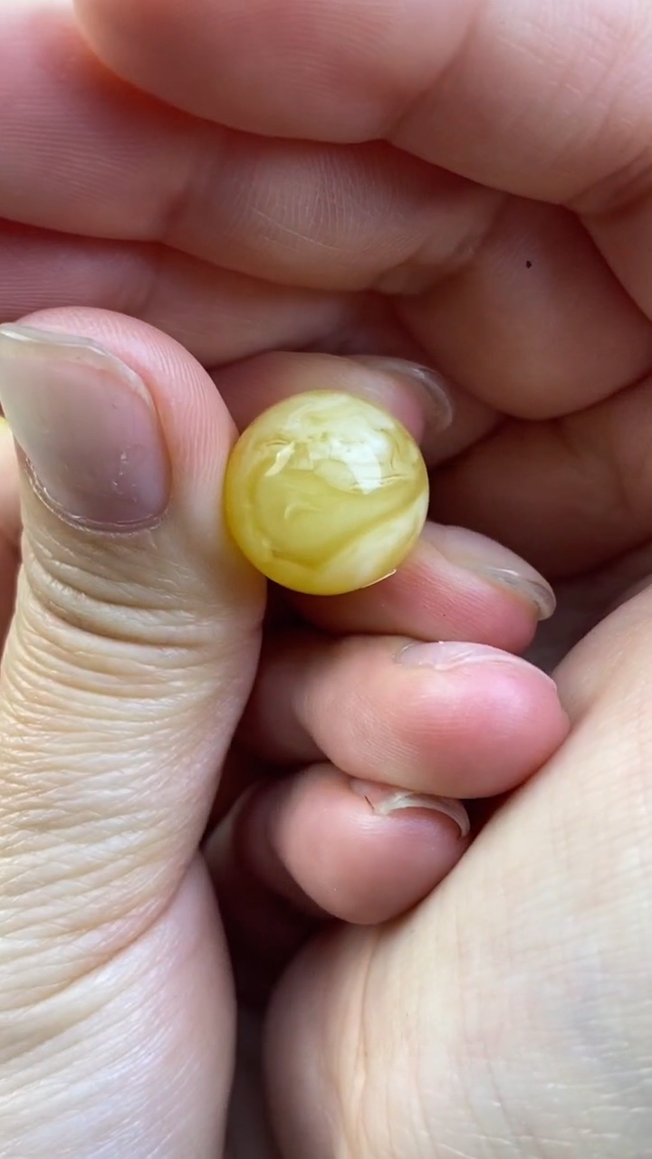 【闪购商品】琥珀裸石未镶嵌月.8