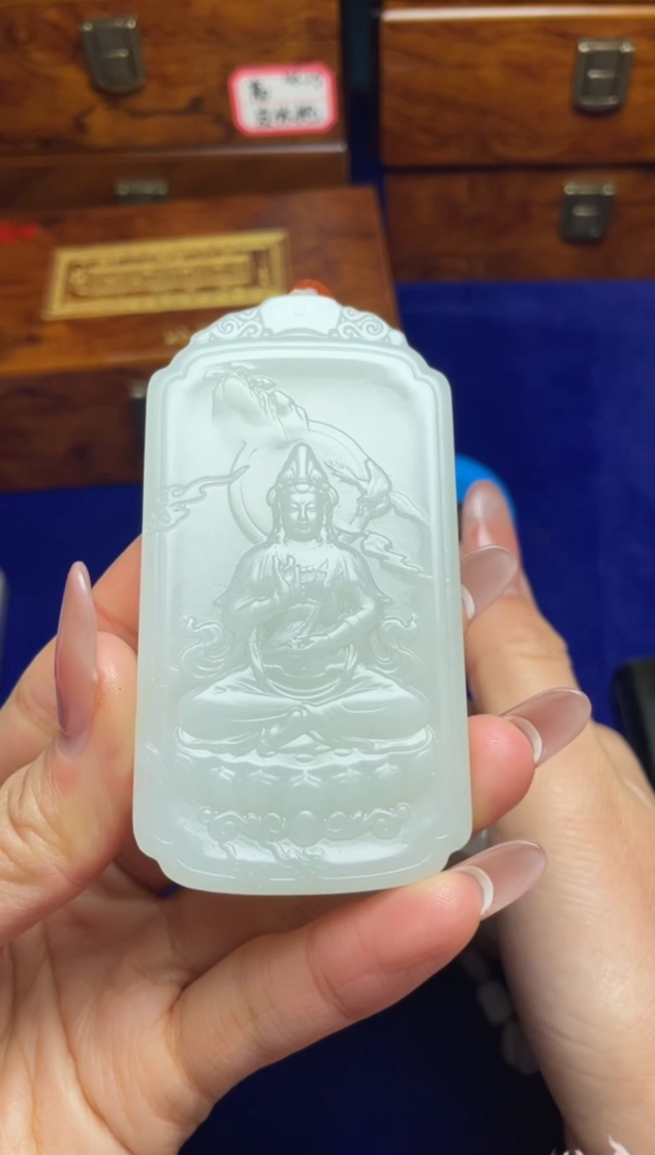 未镶嵌和田玉挂件常*树和田玉