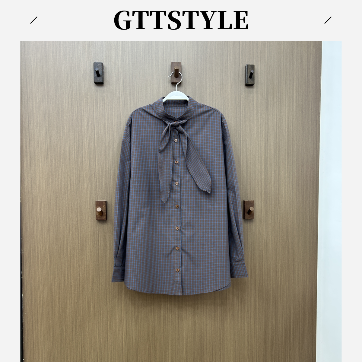 周美美     复古腔调小立领兔耳朵绑带暗紫色格子衬衫