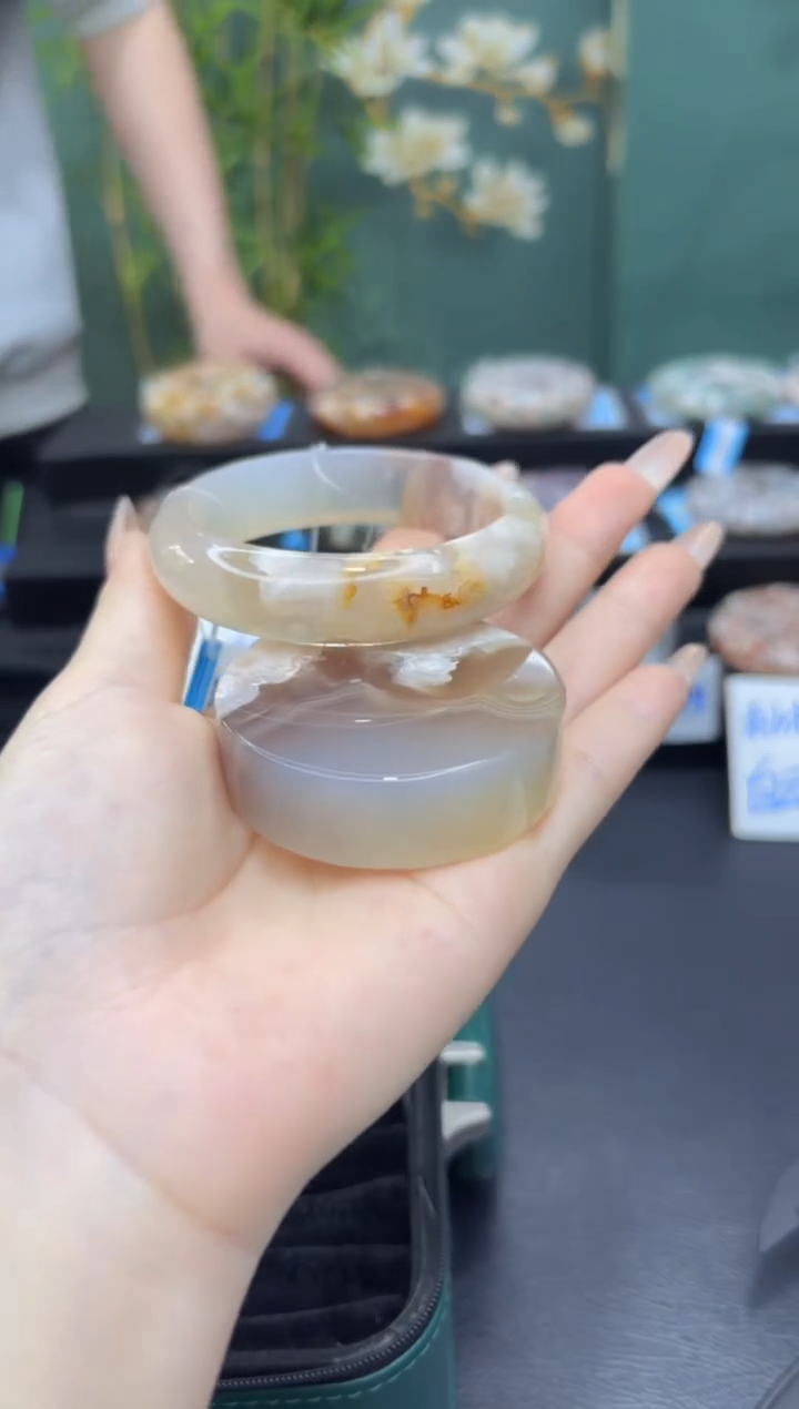 【闪购商品】石英质玉未镶嵌手镯C127(57圈赠送镯心)