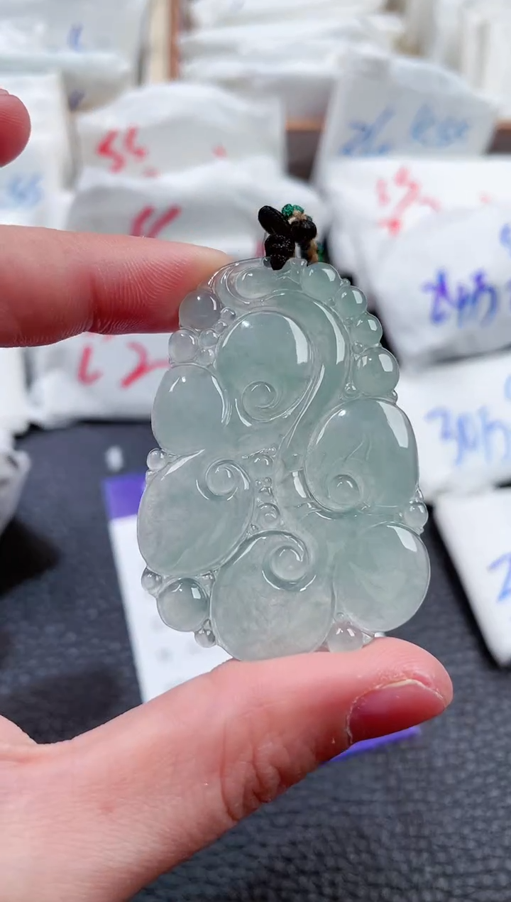 【闪购商品】翡翠颈饰未镶嵌00009437