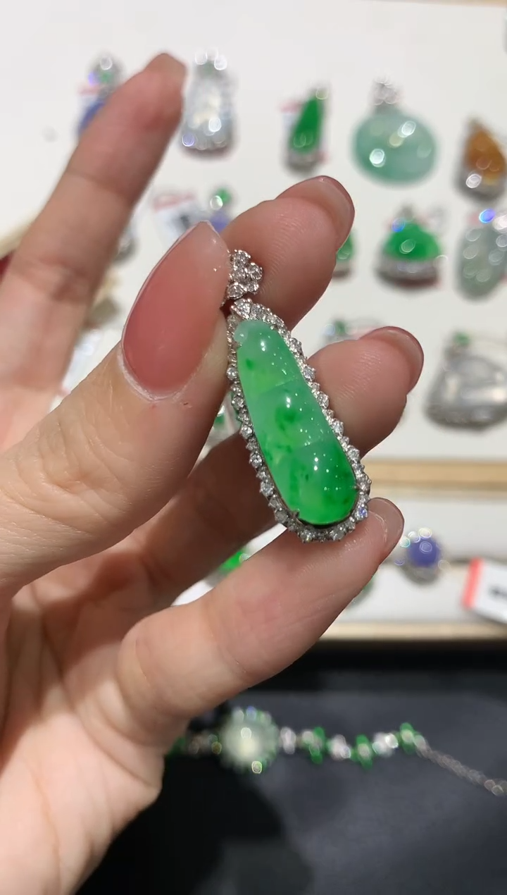 【闪购商品】翡翠吊坠(不含链)18K金镶嵌团购3