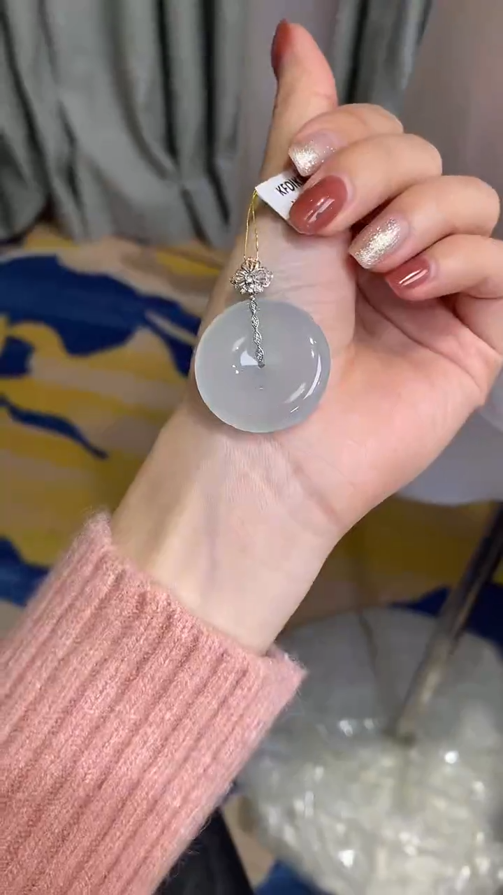 【闪购商品】翡翠颈饰18K金镶嵌平安扣