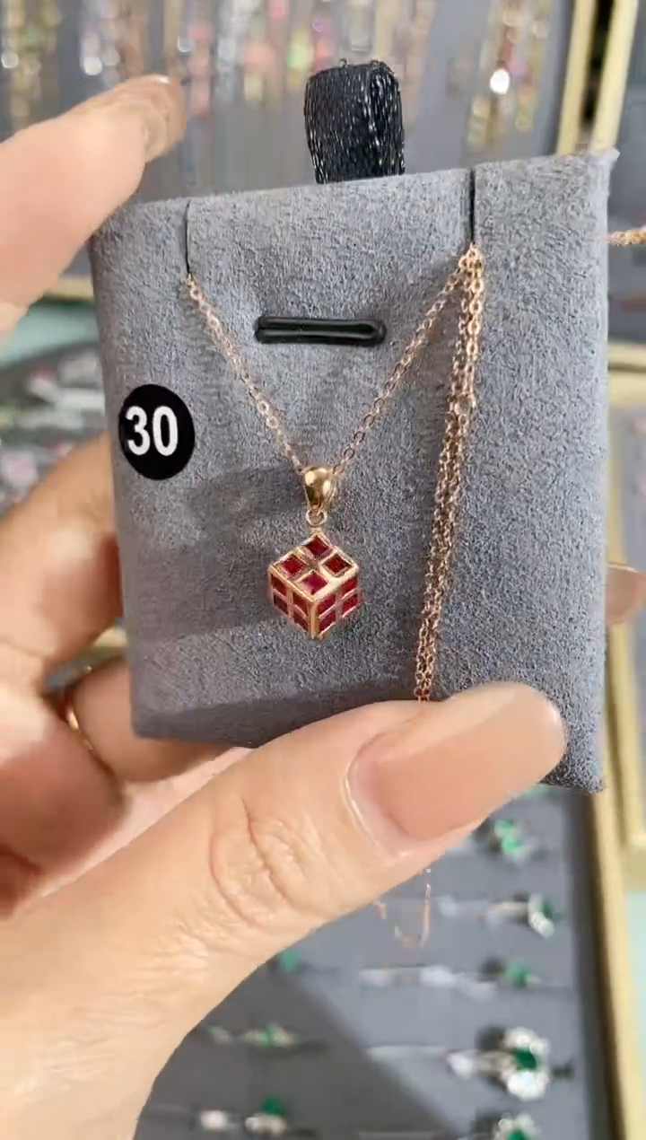 【闪购商品】红宝石颈饰18K金镶嵌项链