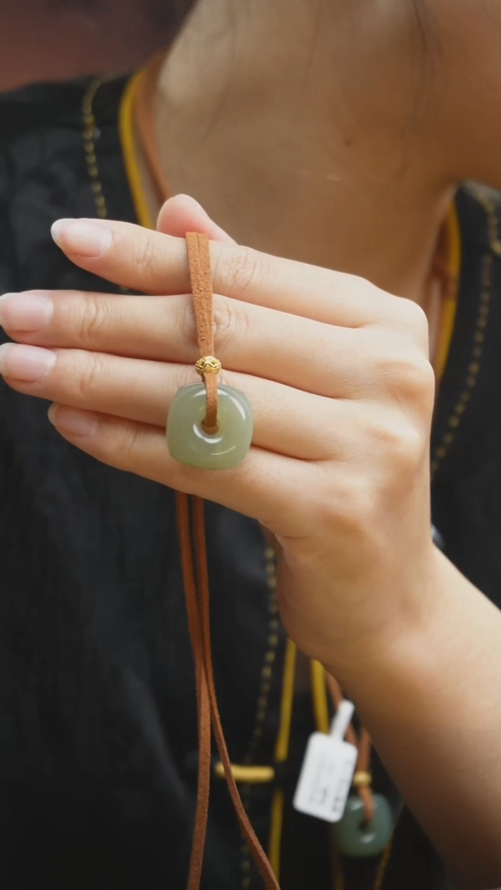 颈饰未镶嵌和田玉O2