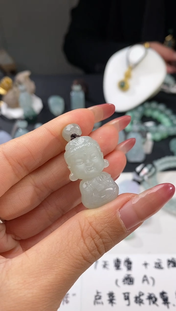 【闪购商品】翡翠颈饰未镶嵌宝宝佛