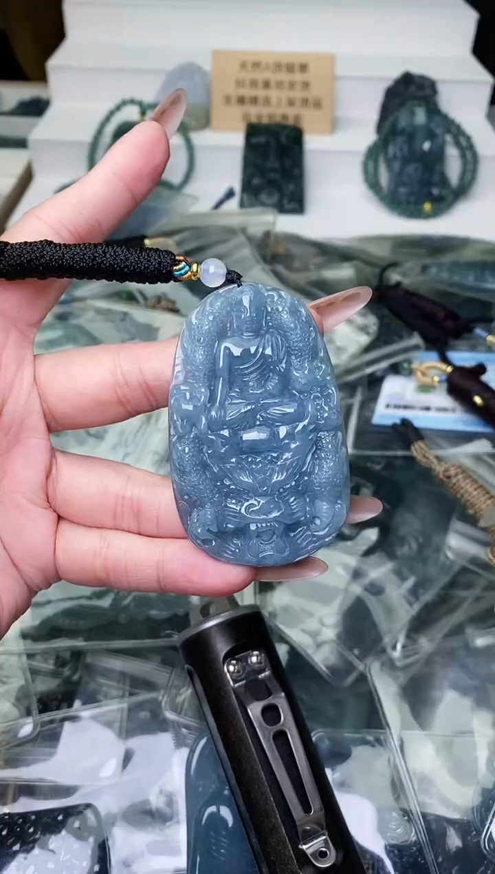 颈饰未镶嵌翡翠 