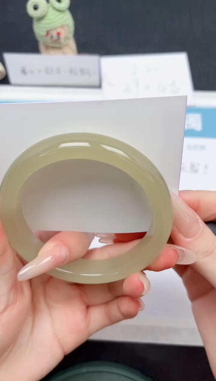 【闪购商品】石英质玉手镯未镶嵌111-60.8