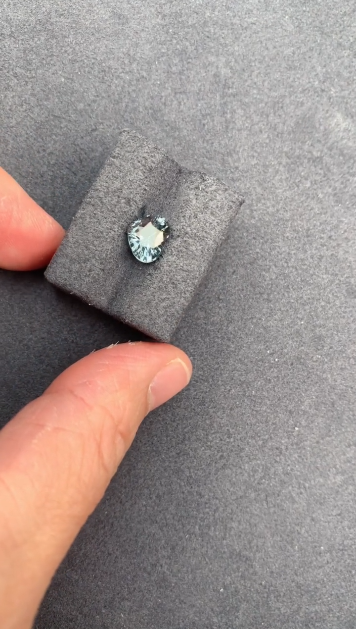 【闪购商品】尖晶石裸石未镶嵌2ct灰尖晶