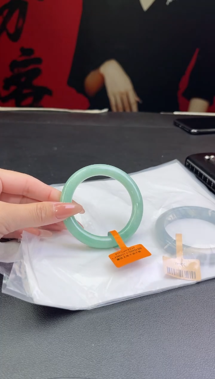 【闪购商品】翡翠手镯未镶嵌翡翠手镯