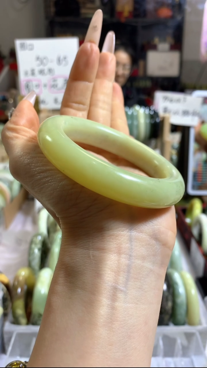 未镶嵌岫玉手镯68 55+ 包容