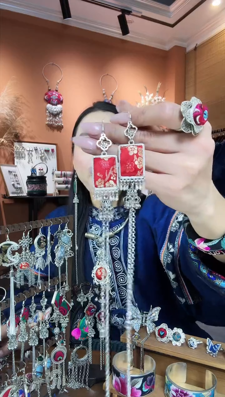 【闪购商品】刺绣纯手工民族风耳环