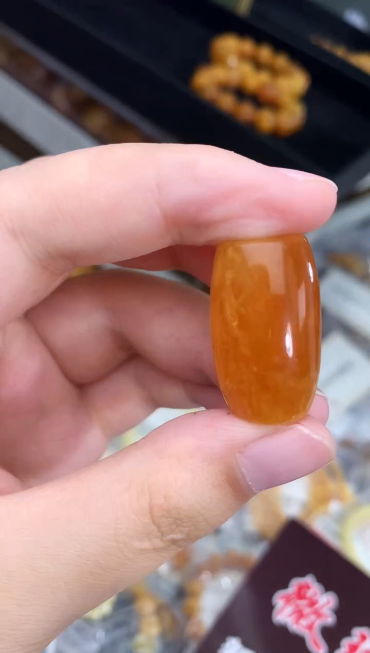 蜜蜡未镶嵌珠宝奇石72