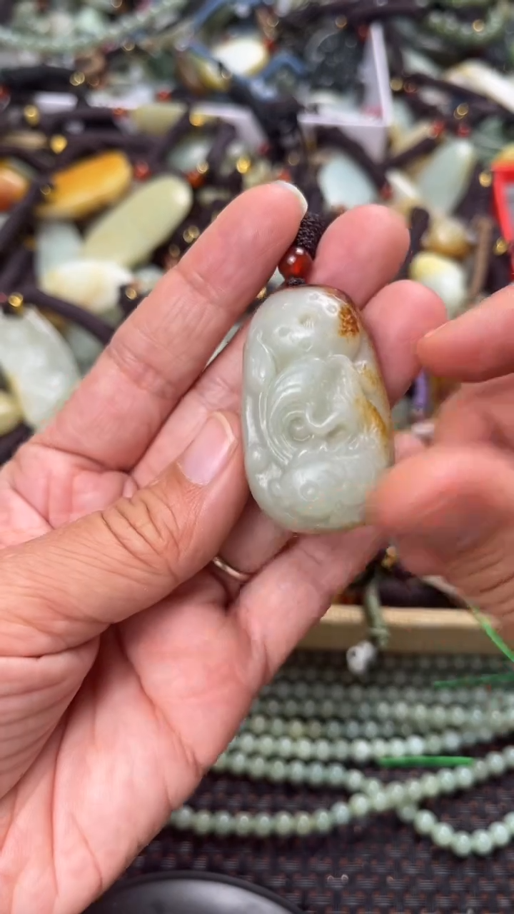 【闪购商品】和田玉颈饰未镶嵌多样性发货没有证书拍一发一有瑕