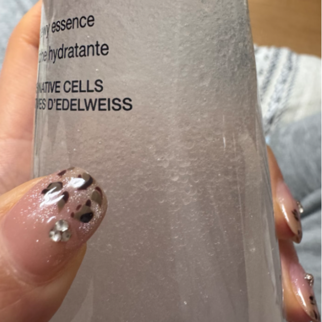 小露珠样子的精华水30