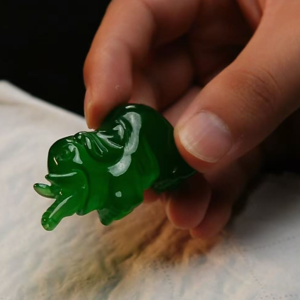 【华夏文物甄选商店02235】翡翠吊坠