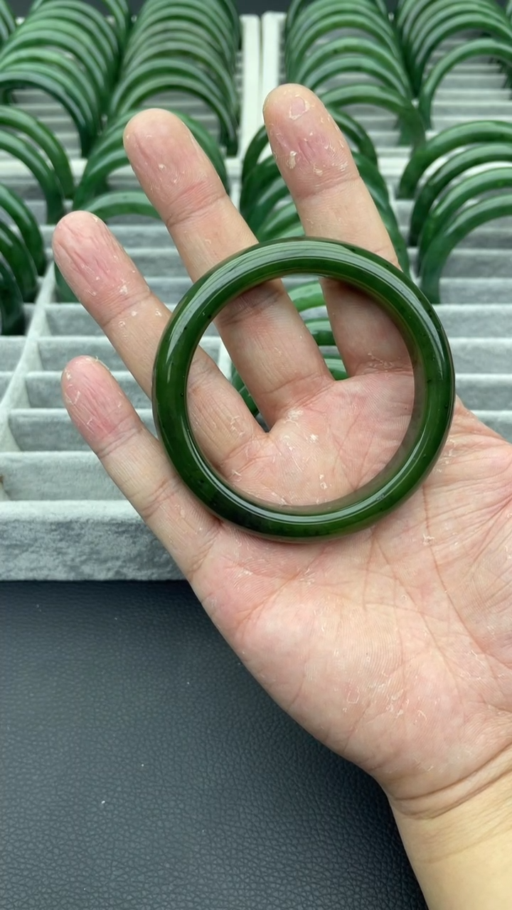 未镶嵌手镯和田玉（碧玉）69-57.8