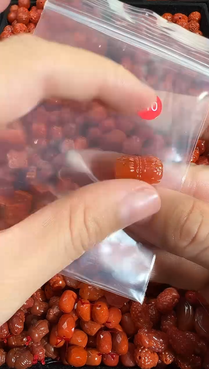 颈饰未镶嵌南红玛瑙1