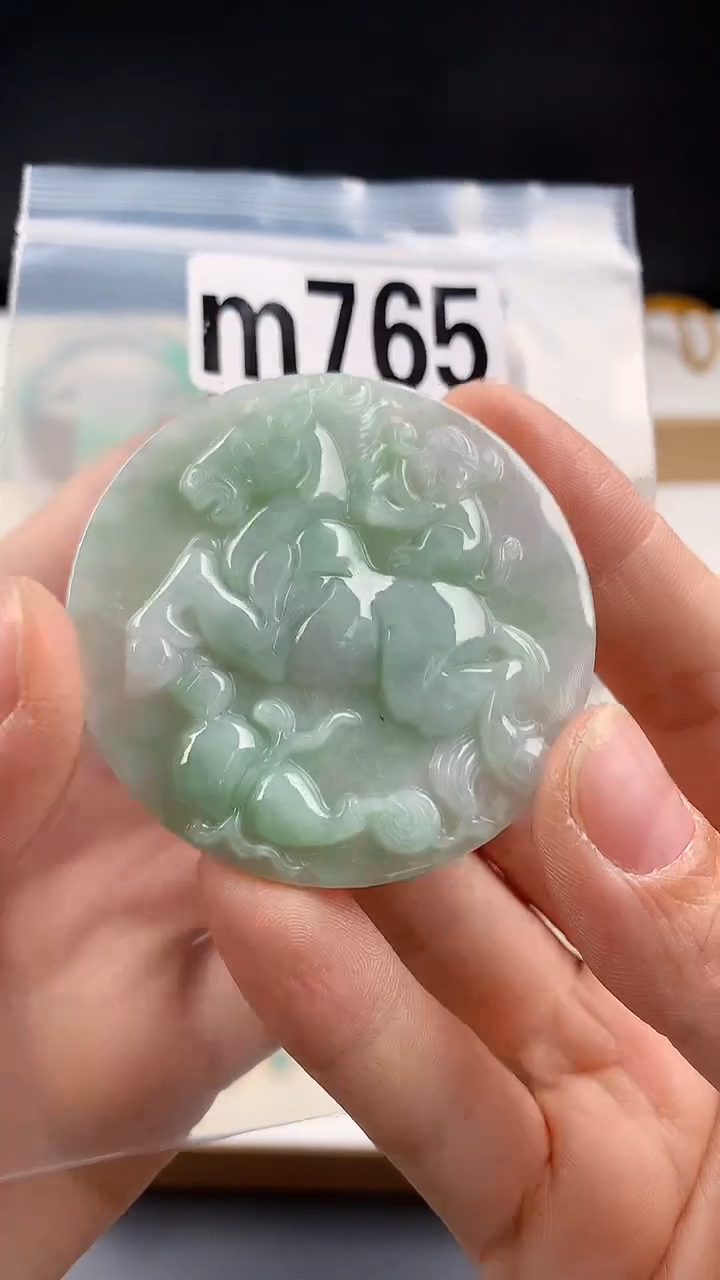 颈饰未镶嵌翡翠天然翡翠吊坠挂件