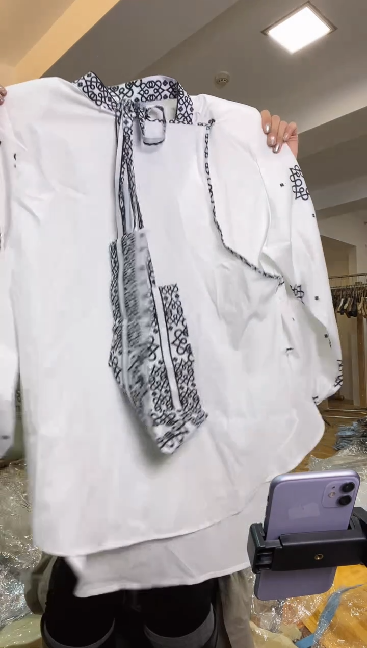 衬衣  XL   130斤以里