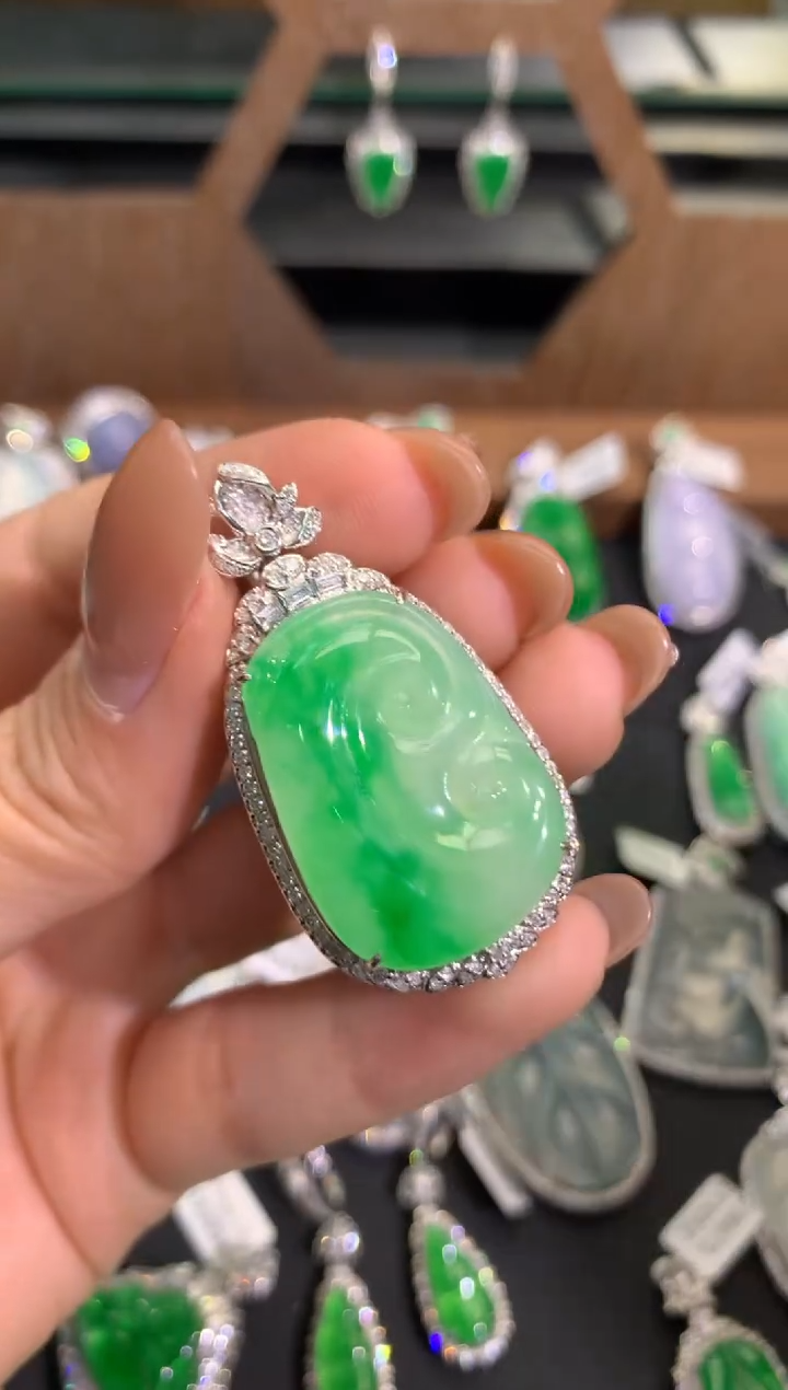 翡翠18K金镶嵌吊坠(不含链)吊坠