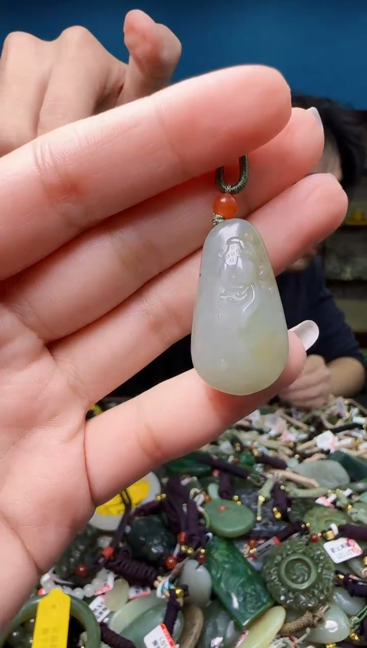 颈饰未镶嵌和田玉1