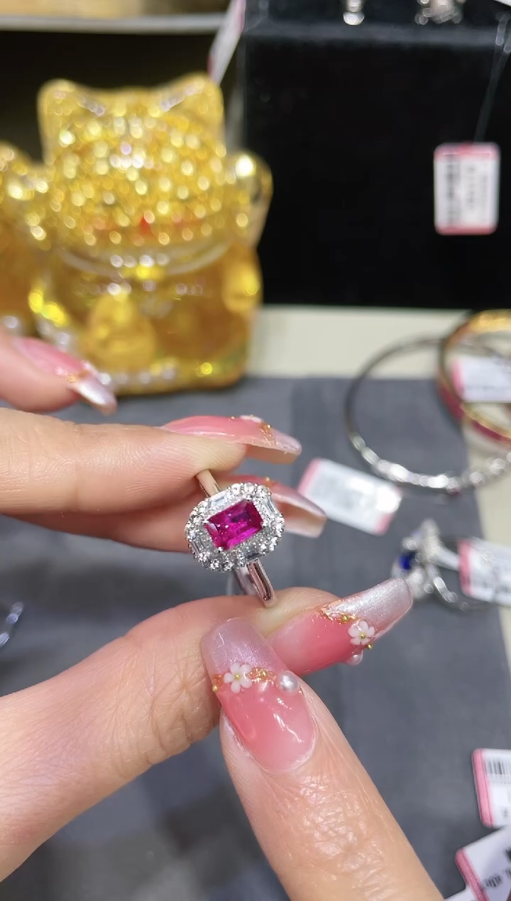 【闪购商品】红宝石戒指18K金镶嵌·