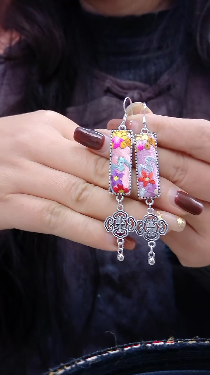 【闪购商品】织绣民族风老绣饰品589