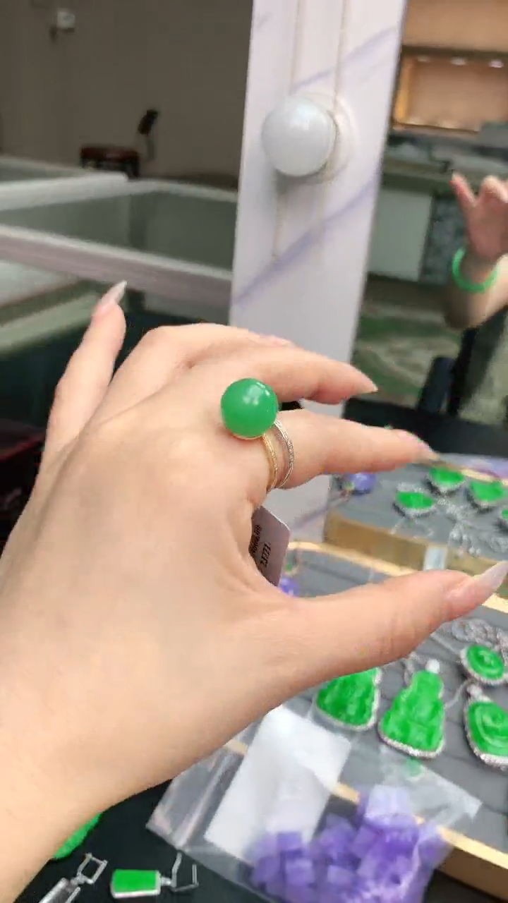 【闪购商品】翡翠戒指18K金镶嵌赠礼盒证书 