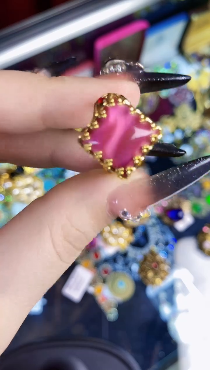 瓷片楚楚中古珠宝甄选不退换