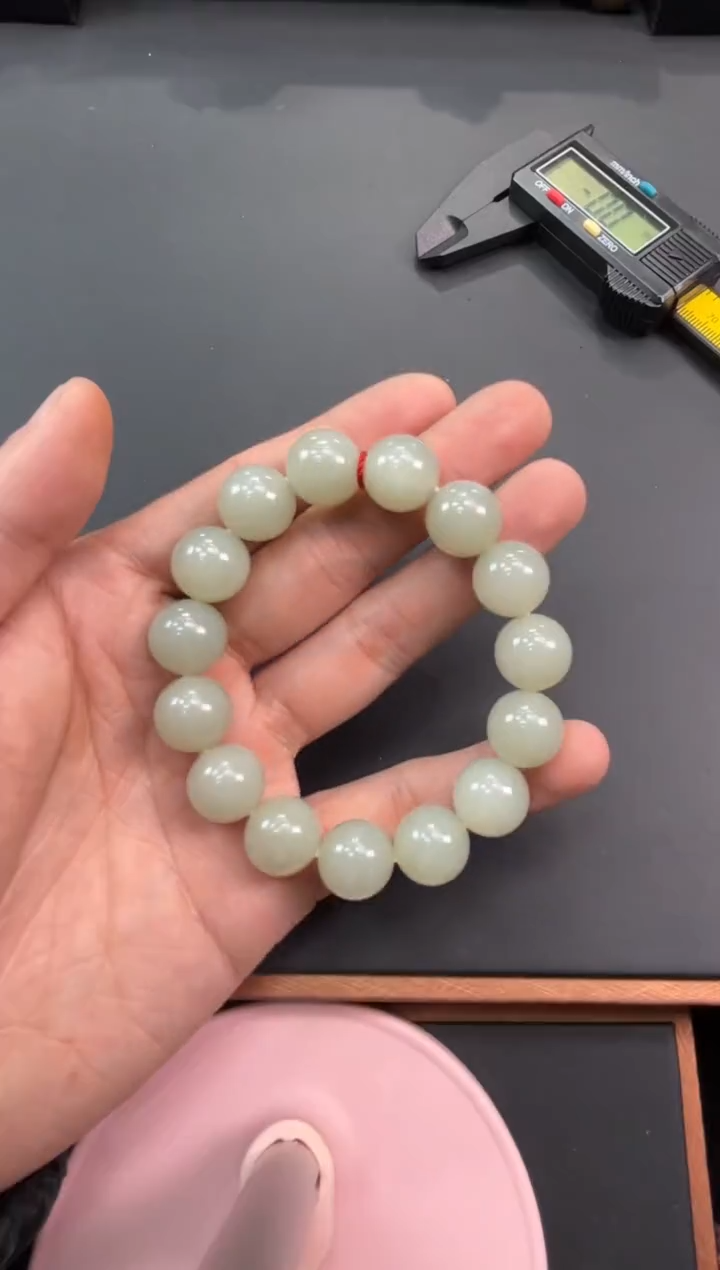 【闪购商品】和田玉手串未镶嵌且末微色差近矿卡14