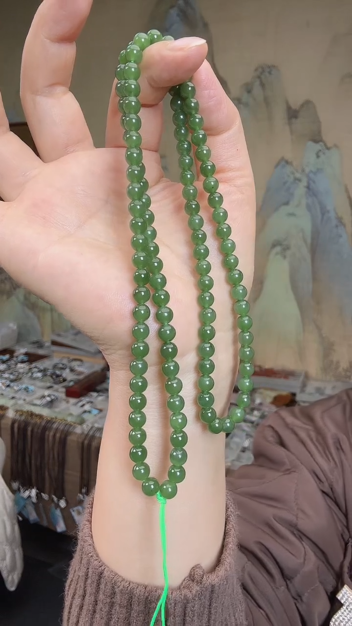 颈饰未镶嵌和田玉.