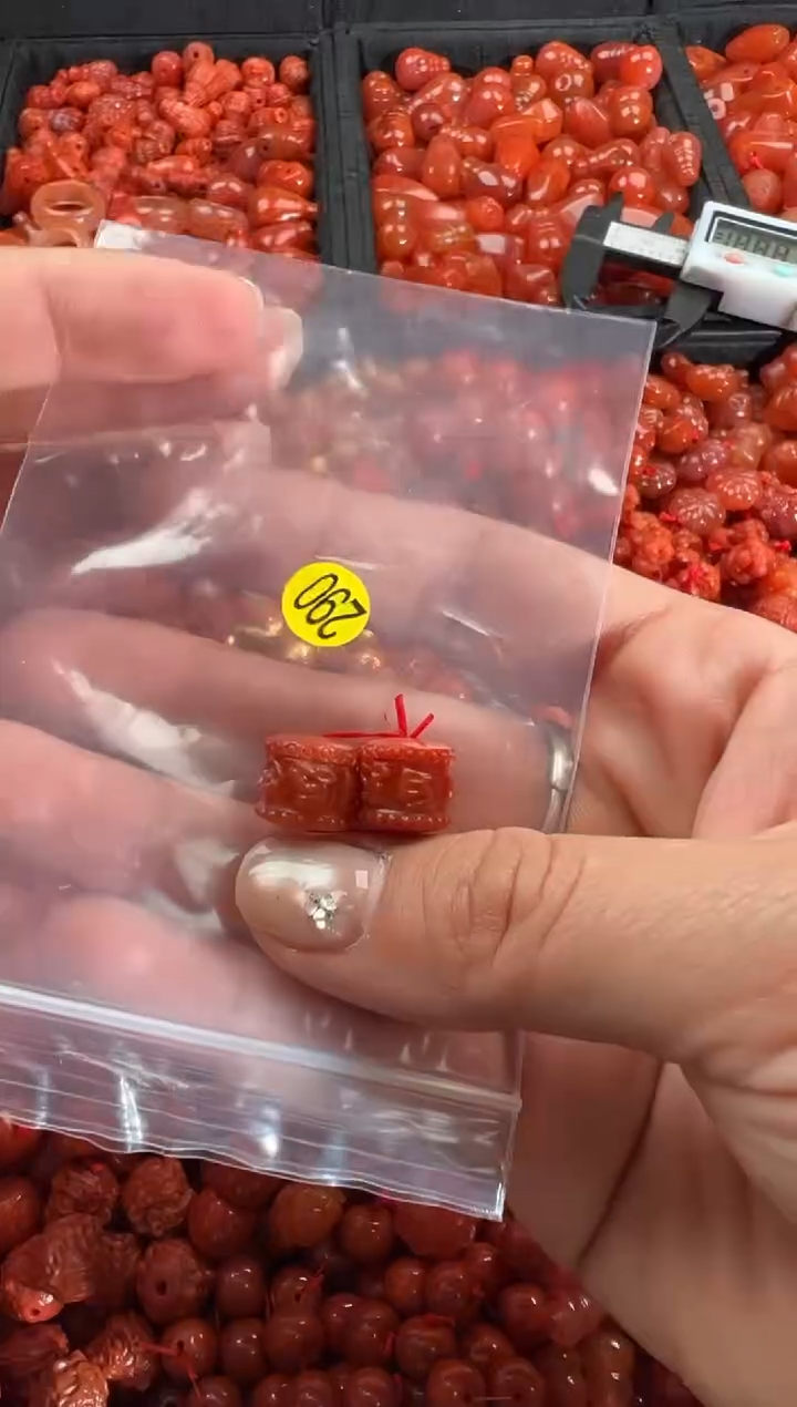 【闪购商品】南红玛瑙颈饰未镶嵌1