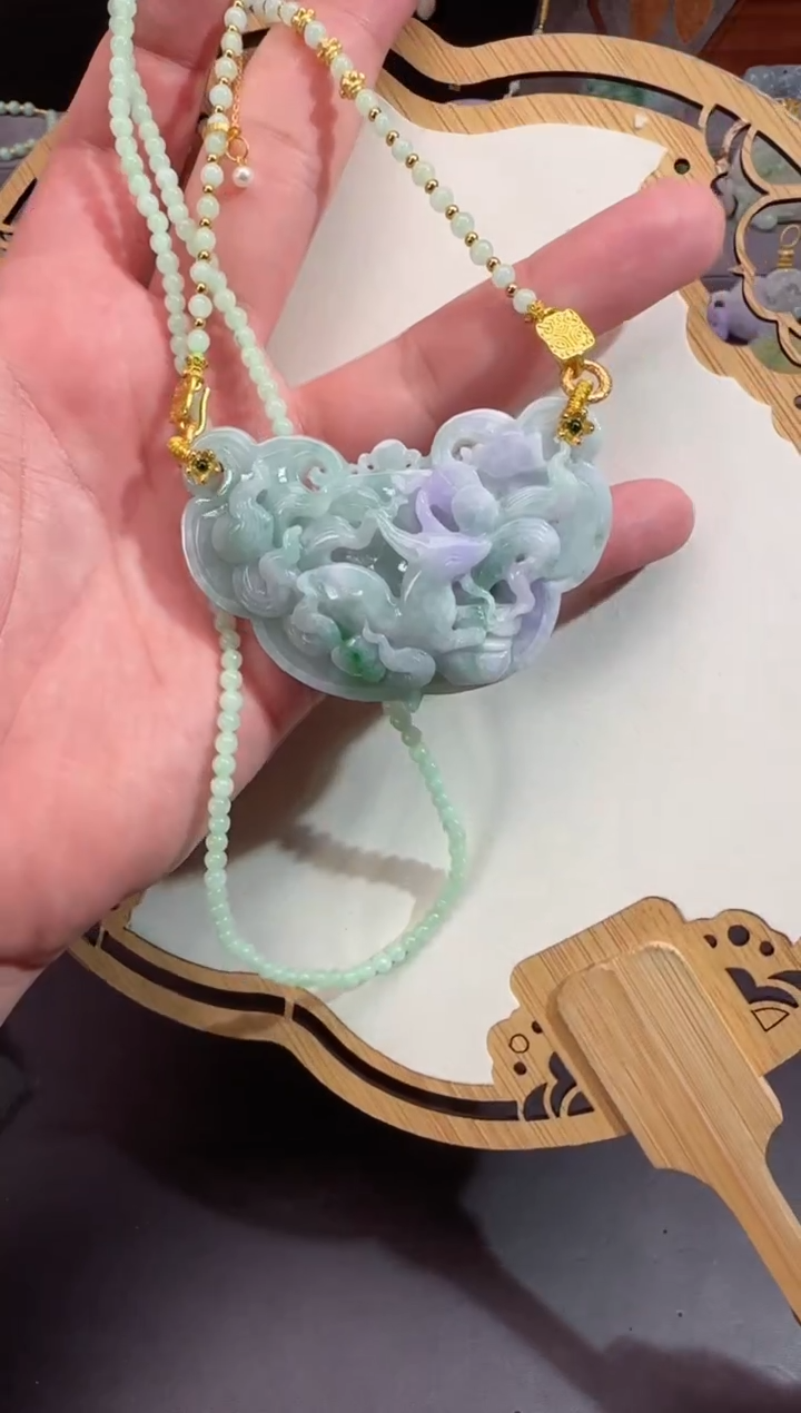 【闪购商品】翡翠颈饰未镶嵌牌子