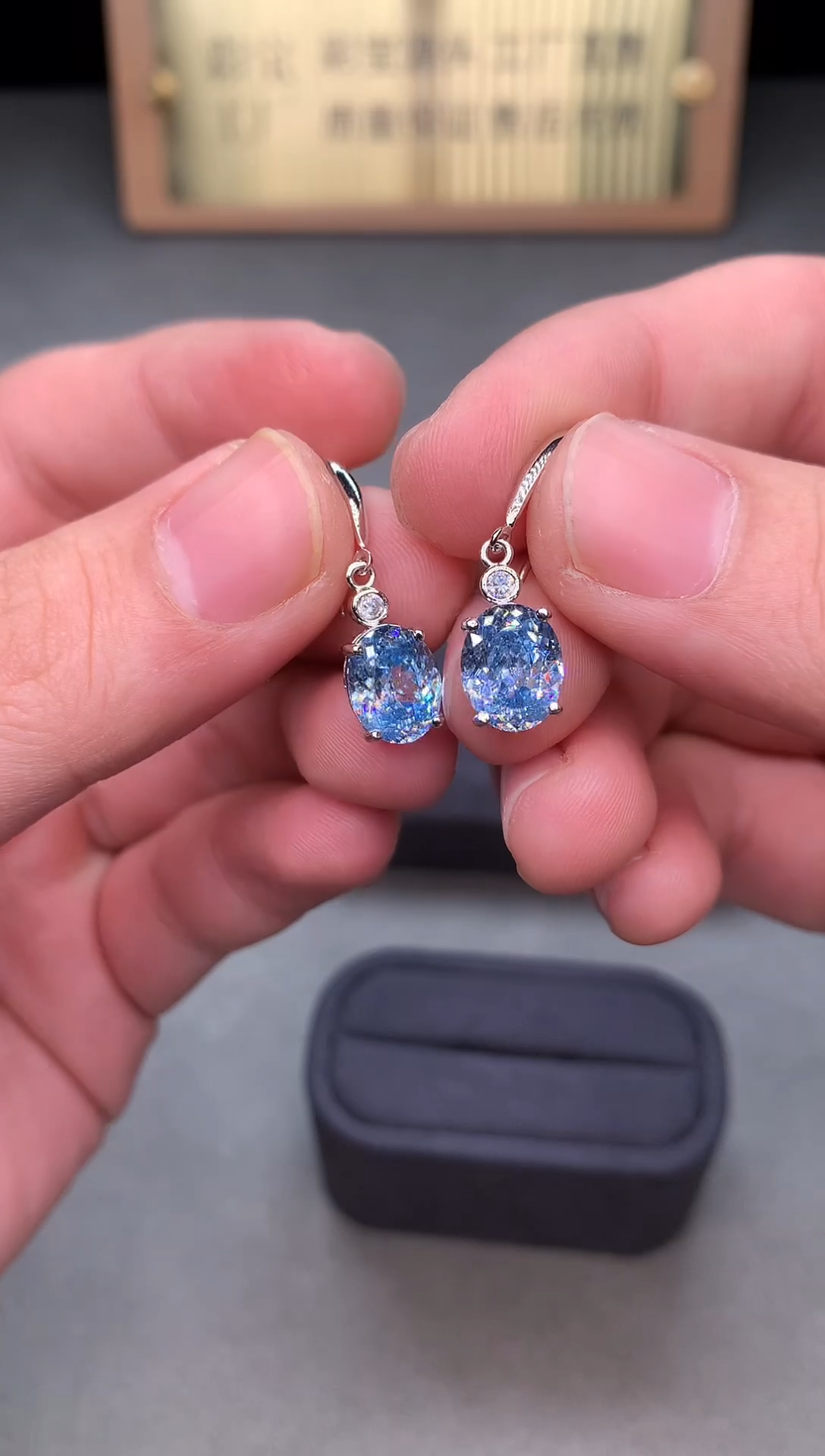 银S925镶嵌耳坠海蓝宝石2222