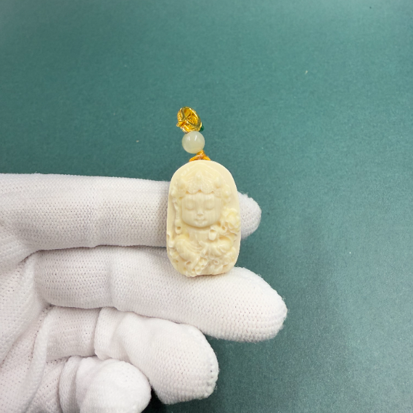 E6441天然猛犸牙小雕刻牌吊坠 支持鉴定 假一罚四