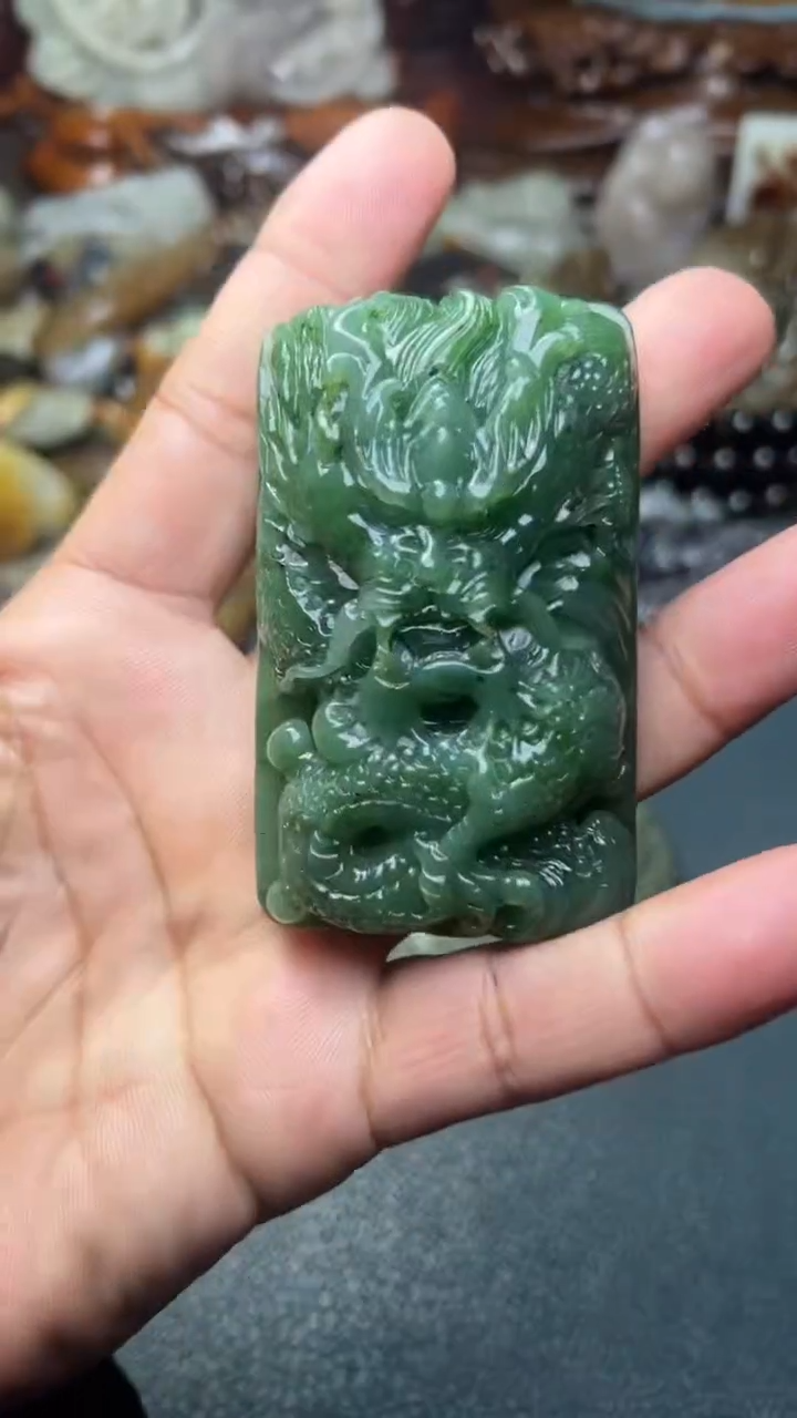 未镶嵌和田玉把件-