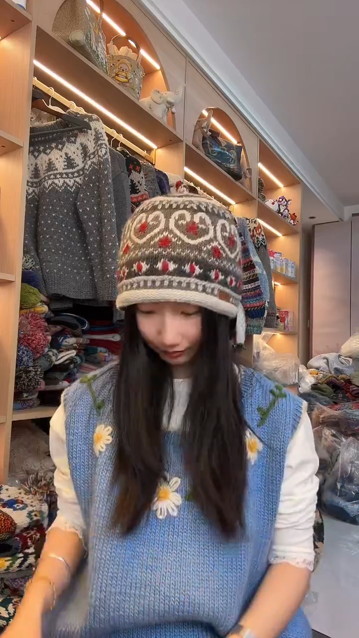 羊毛美利奴黑色爱心帽