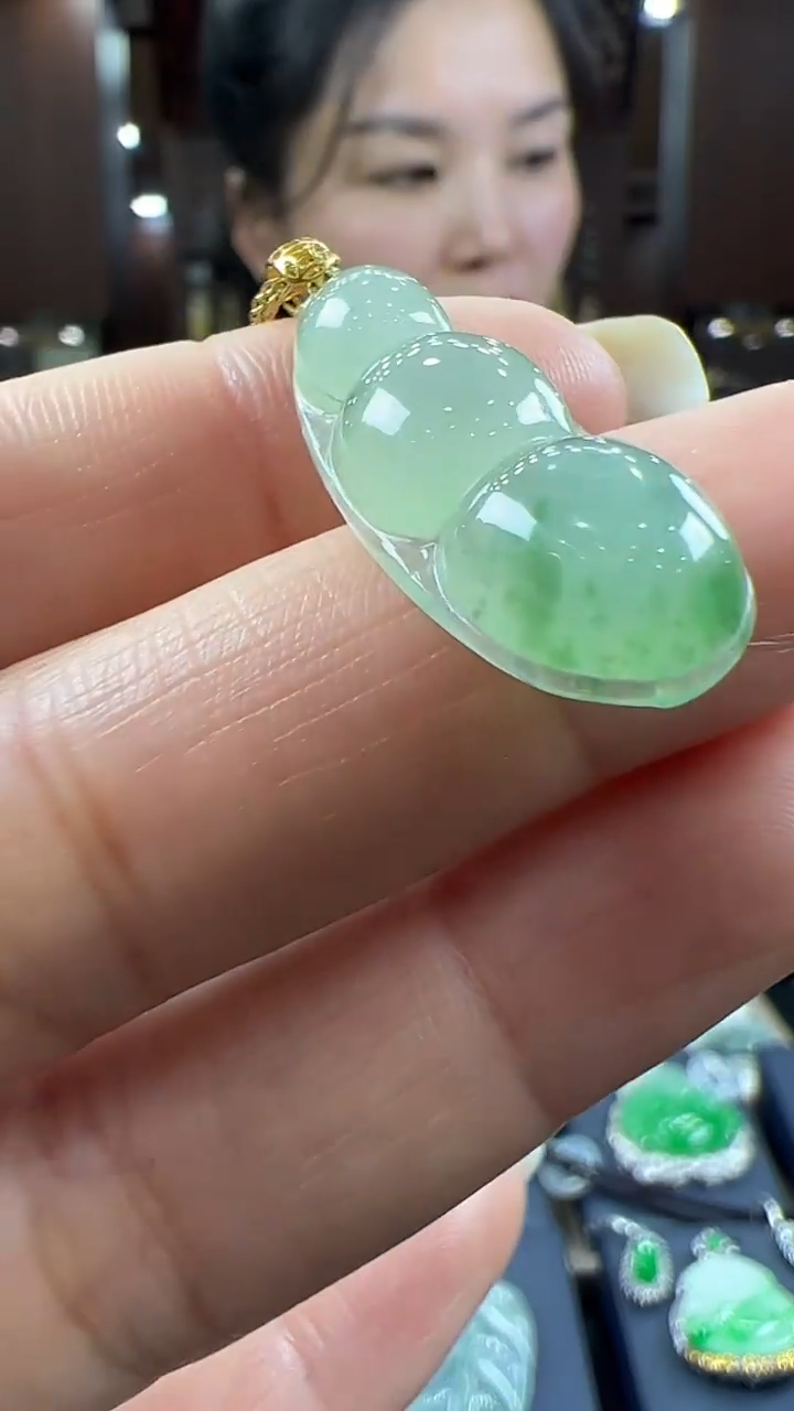 【闪购商品】翡翠挂件18K金镶嵌豆子 不含链