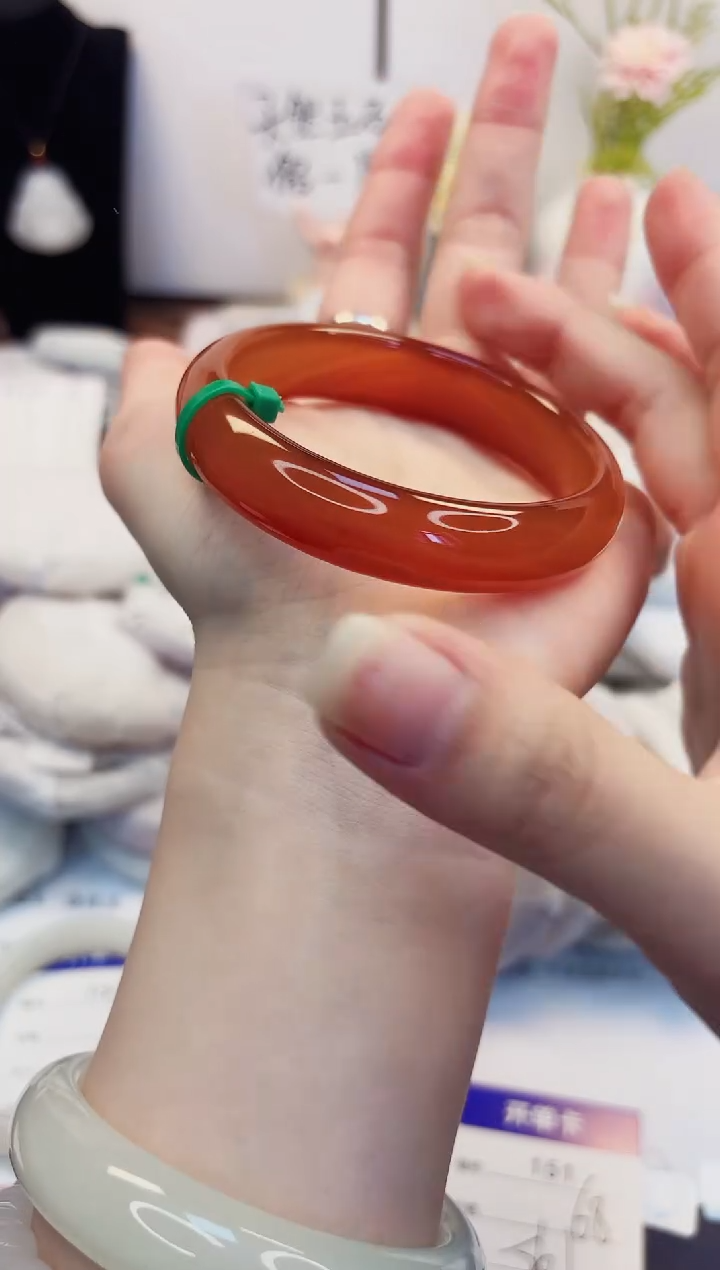 【闪购商品】石英质玉手镯未镶嵌151-玛瑙-圈口56