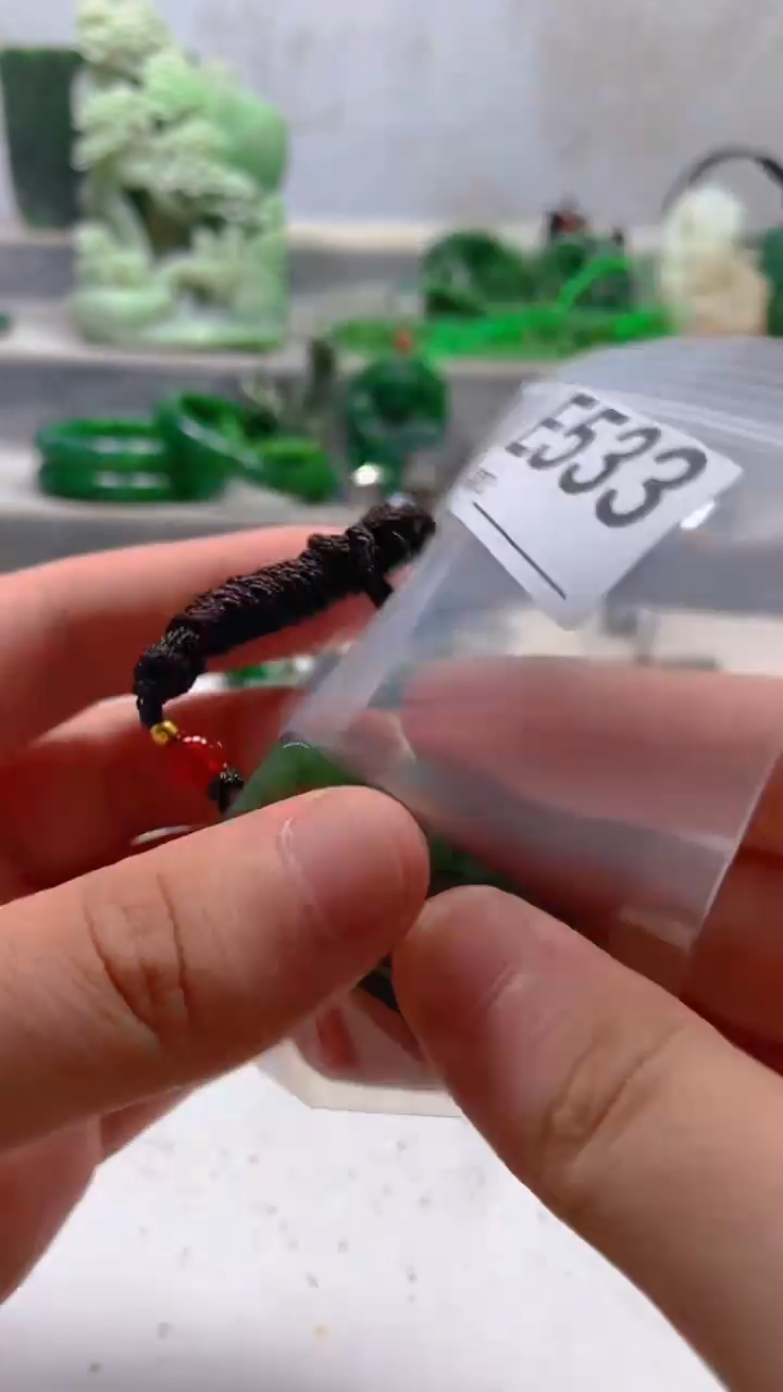 和田玉未镶嵌珠宝半成品1