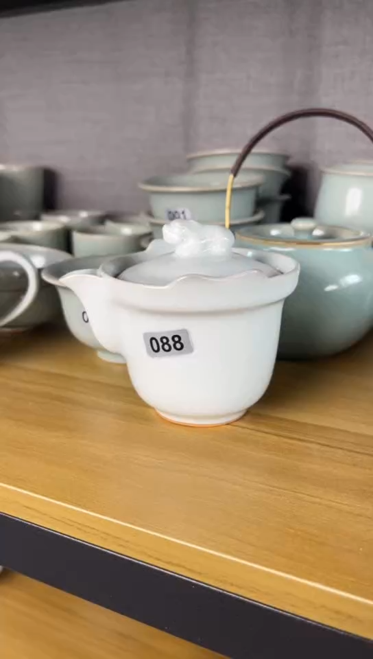 杯088号月白手抓壶微微不完美