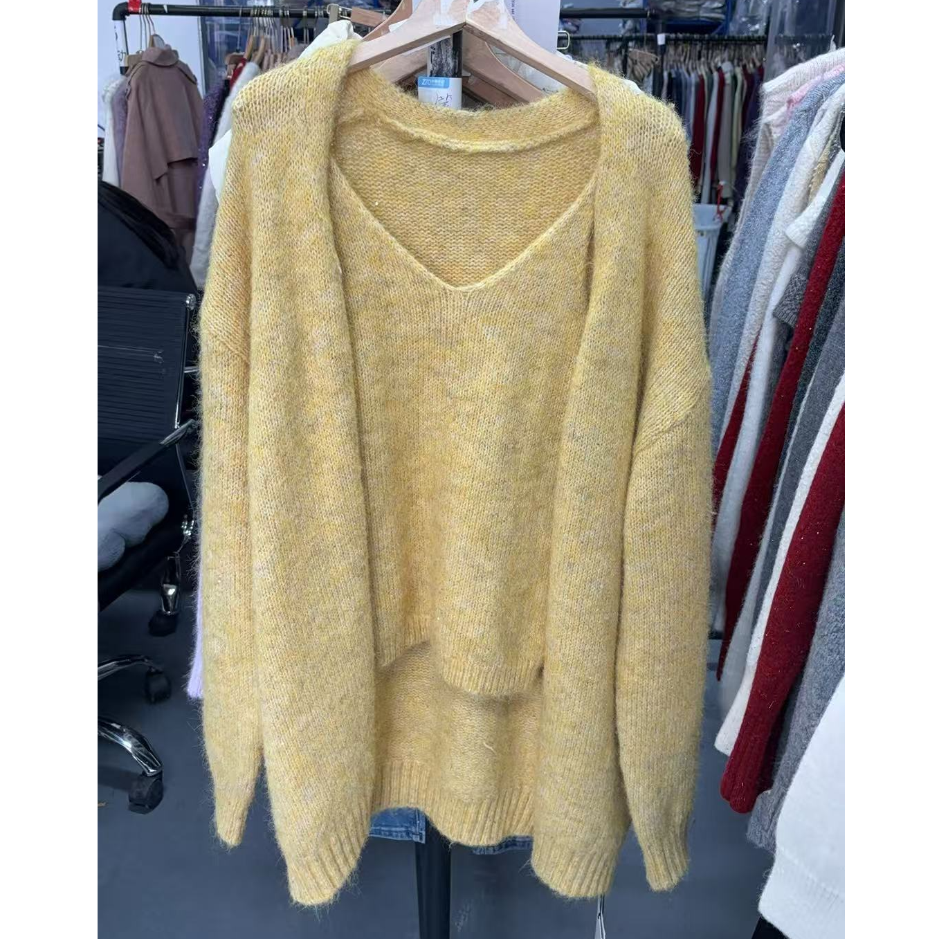 834-2656黄色 秋冬常规款百搭气质毛针织女装