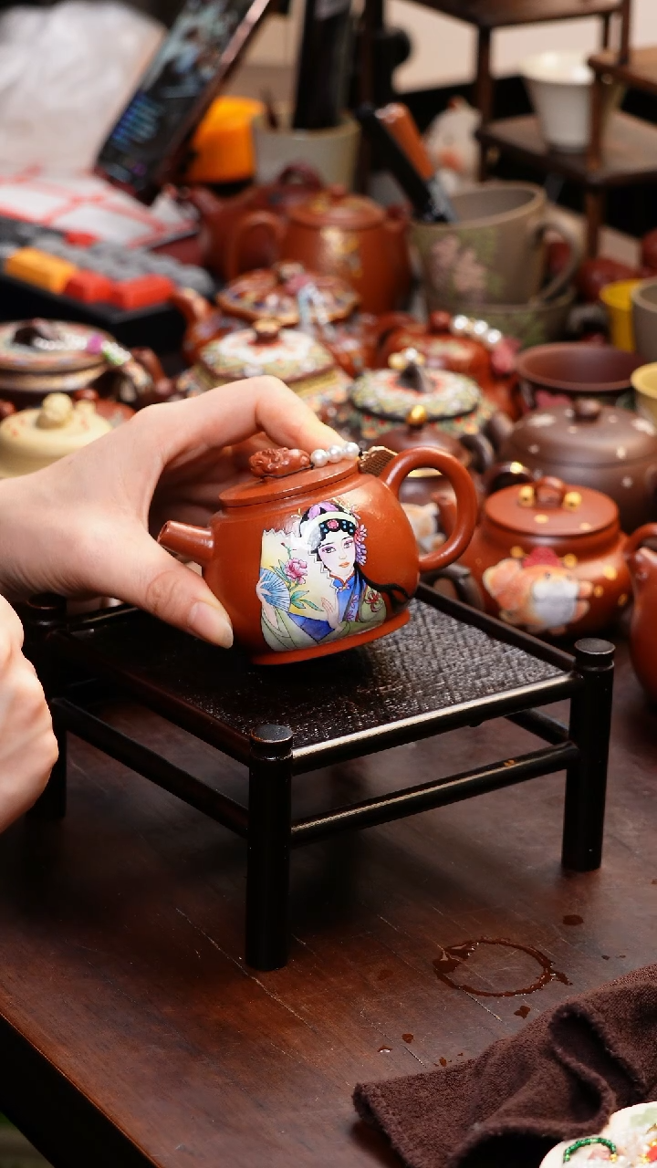 【闪购商品】原矿紫砂手工杯子朱妮