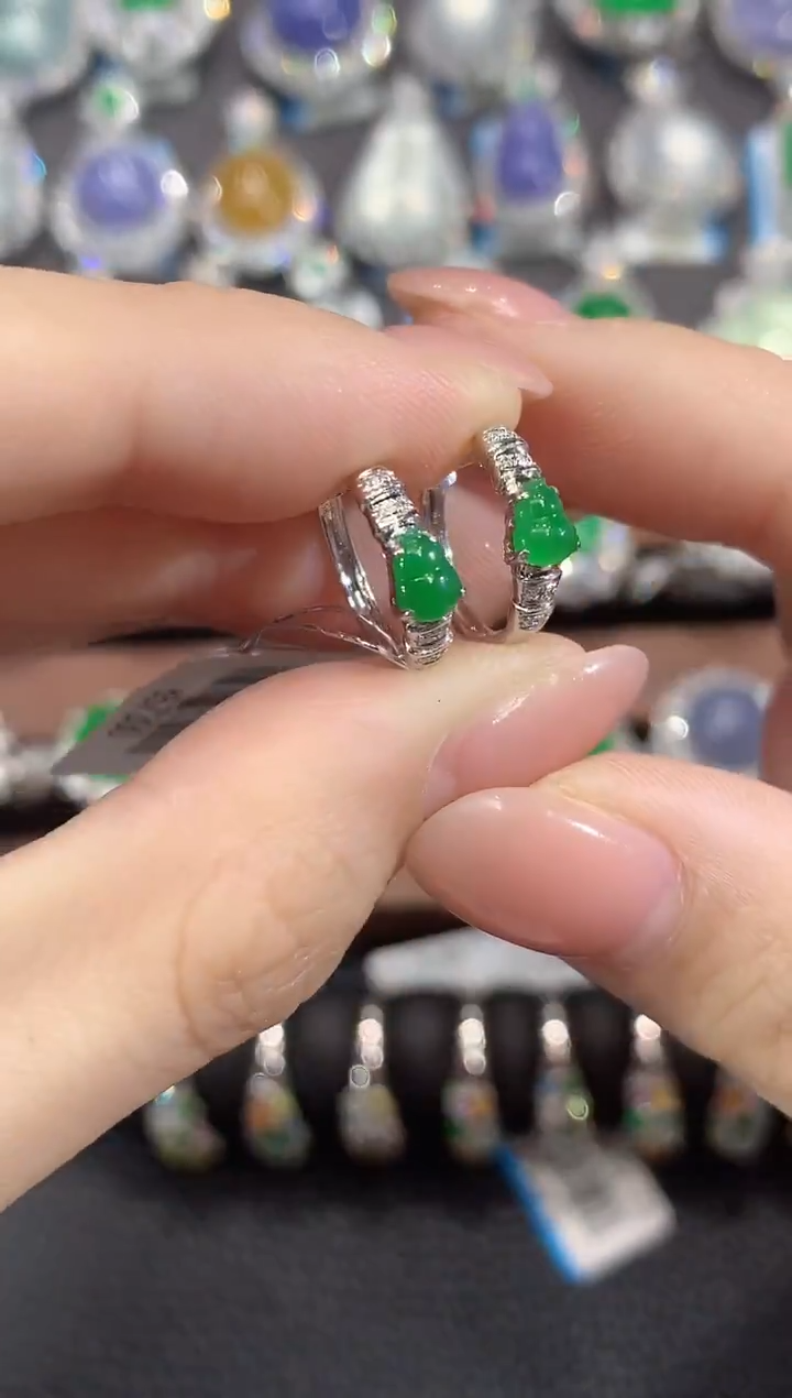 18K金镶嵌翡翠耳饰A7翡翠多样性发一件