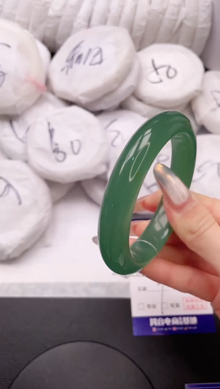 【闪购商品】石英质玉手镯未镶嵌26K265-59