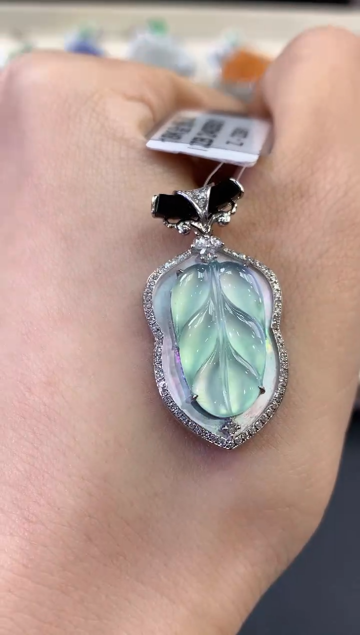 【闪购商品】翡翠吊坠(不含链)18K金镶嵌 D13