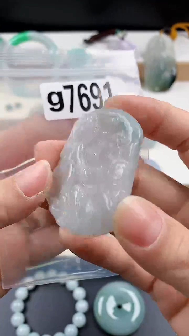 颈饰未镶嵌翡翠天然翡翠吊坠挂件