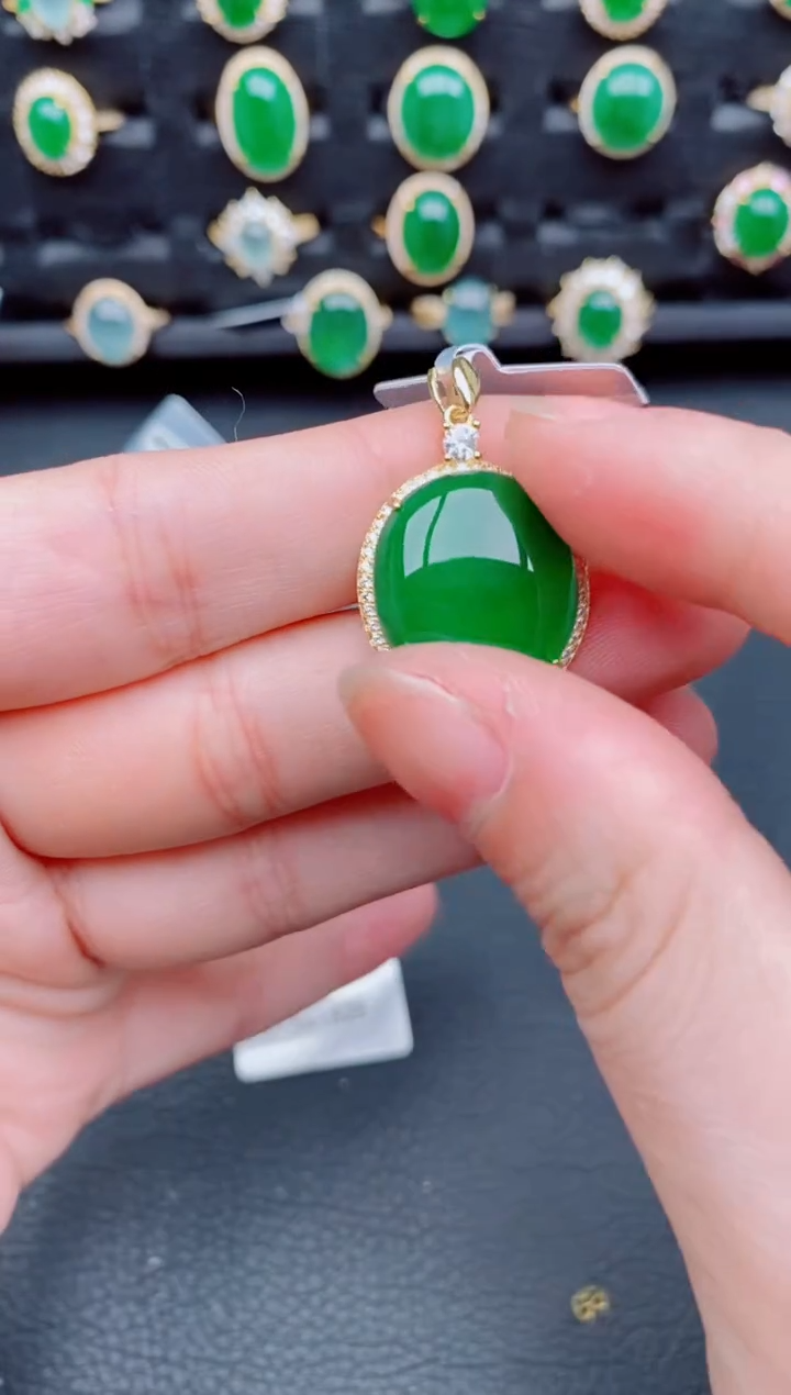 【闪购商品】翡翠颈饰银S925镶嵌天然a货翡翠600