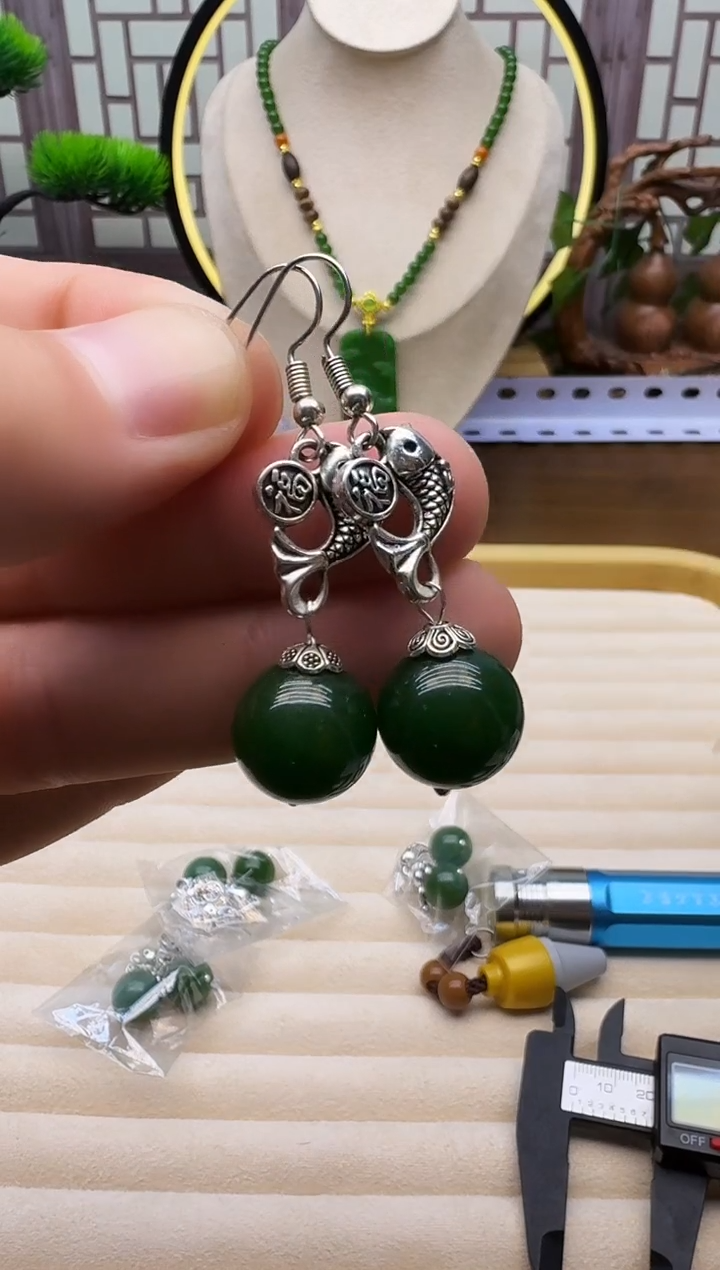 银S925镶嵌和田玉耳饰E10     